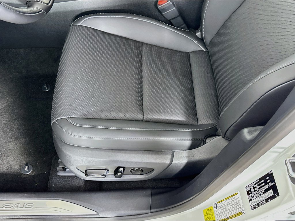 New 2026 Lexus RX 450h AWD w/ Convenience Package image 21