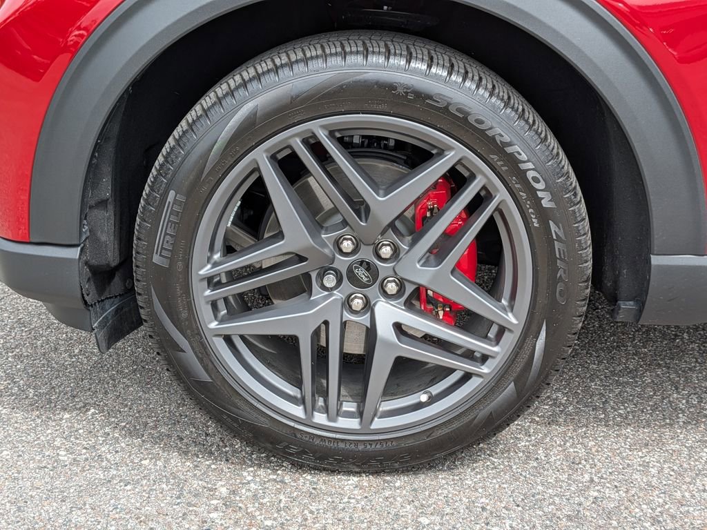 Certified 2025 Ford Explorer ST-Line w/ Premium Package image 11