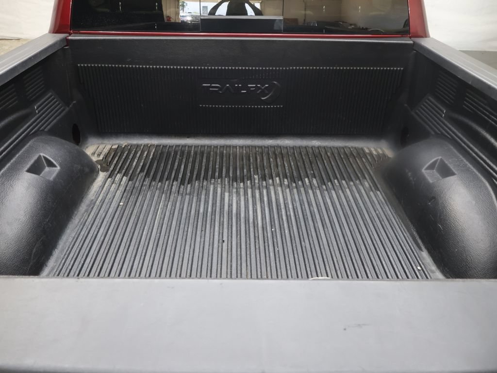 Used 2019 RAM 1500 Laramie AWD/4WD image 13