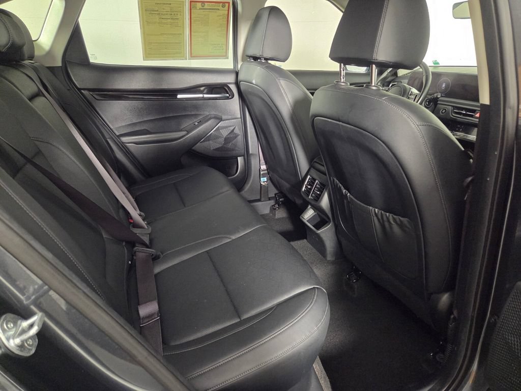 Used 2024 Kia Seltos EX FWD image 30