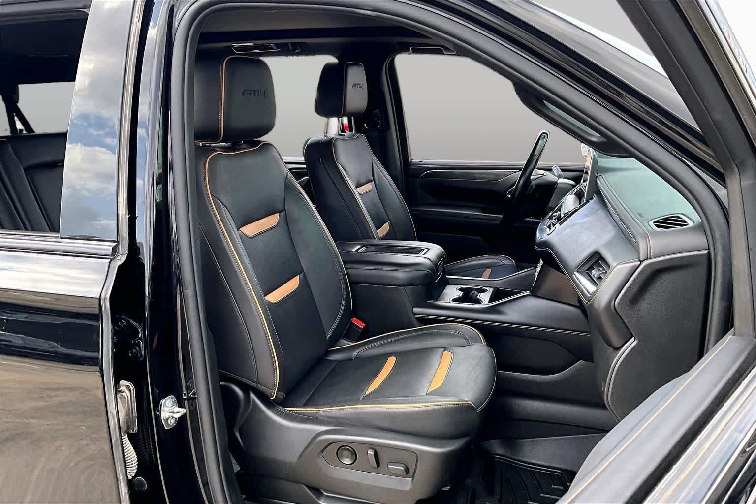 Used 2022 GMC Yukon XL AT4 AWD/4WD image 9