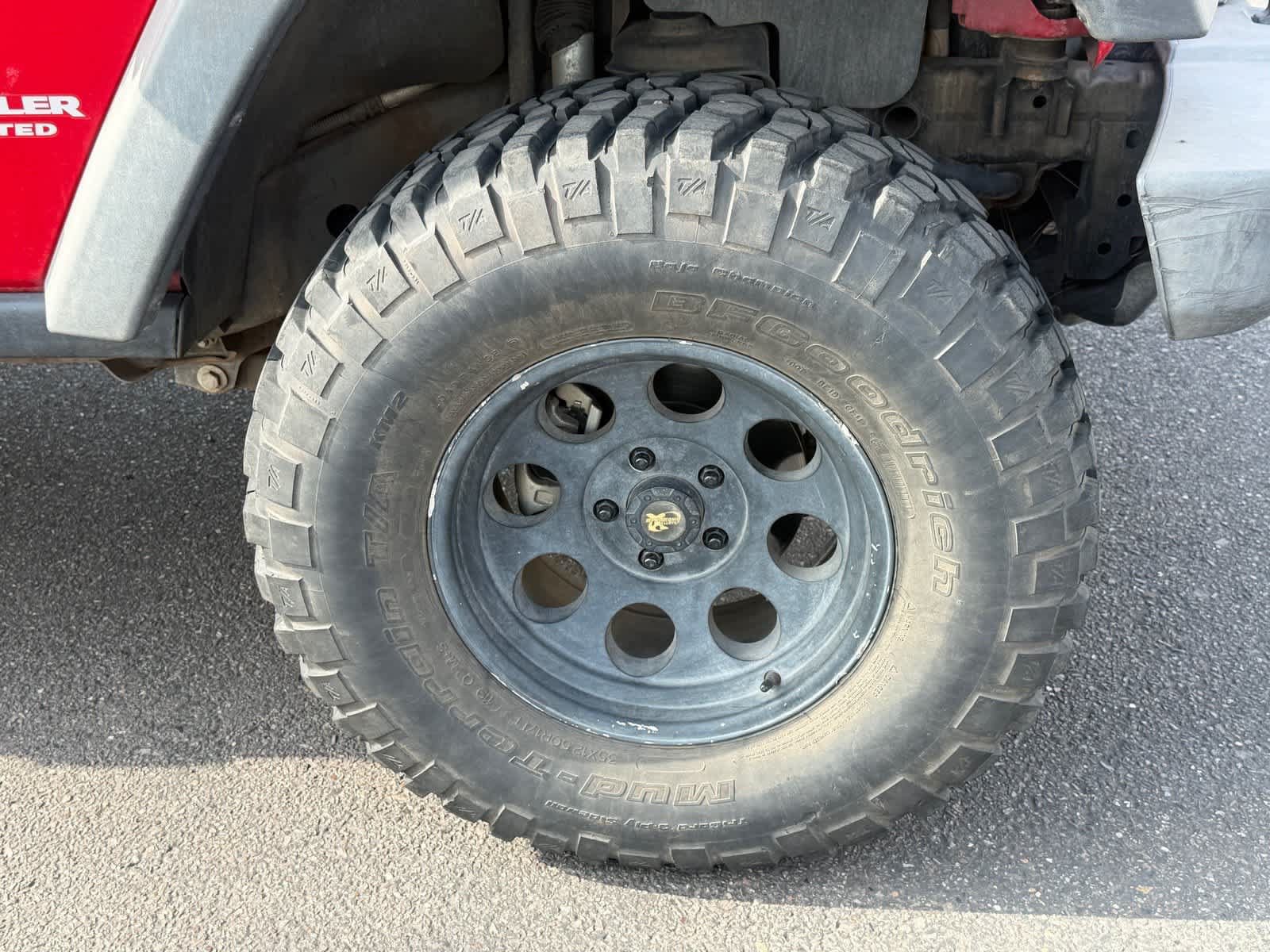 Used 2010 Jeep Wrangler Unlimited Rubicon AWD/4WD image 6