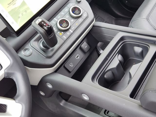 Used 2024 Land Rover Defender 130 S image 15