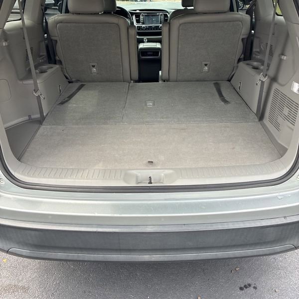 Used 2018 Toyota Highlander XLE image 9