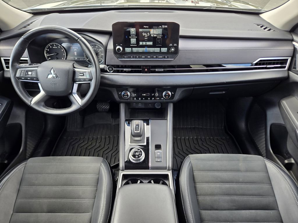 Used 2024 Mitsubishi Outlander SE Black Edition image 13