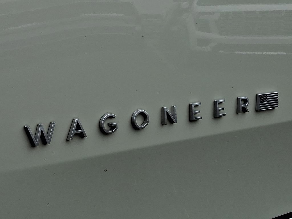 Used 2022 Jeep Wagoneer Series III w/ Premium Group I AWD/4WD image 34