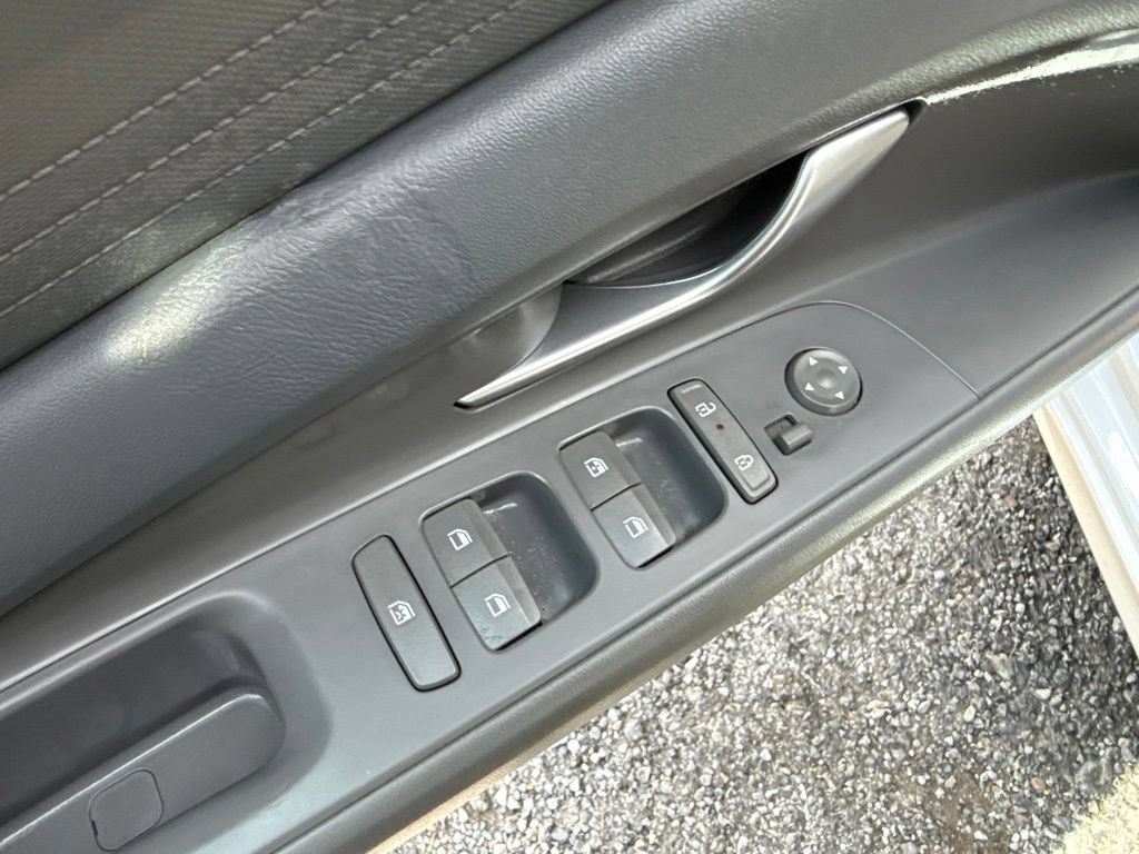 Used 2024 Hyundai Elantra SEL FWD image 11