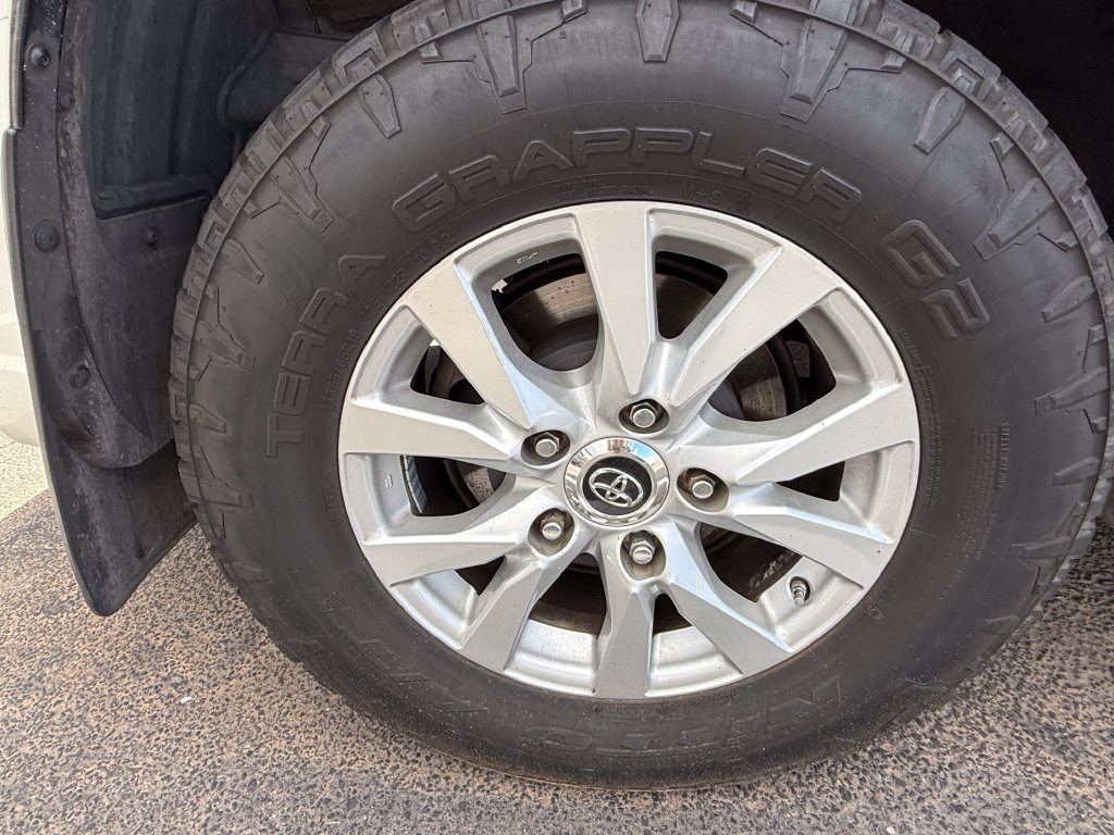 Used 2016 Toyota Land Cruiser AWD/4WD image 16