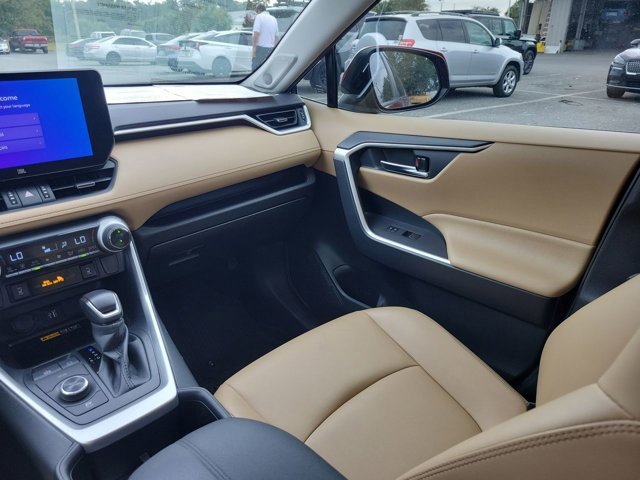 Used 2023 Toyota RAV4 XLE Premium image 23