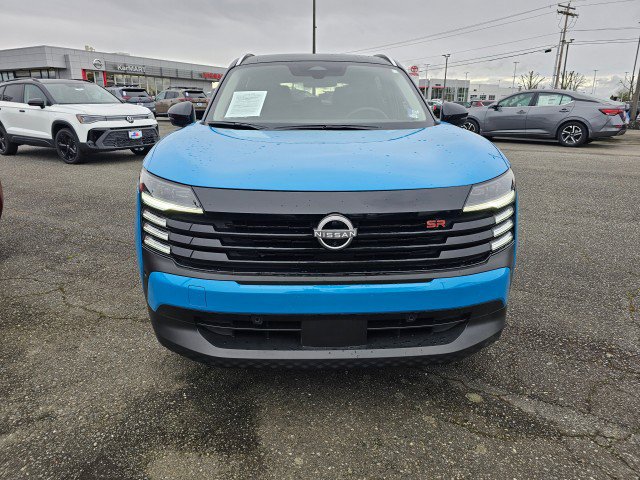 Used 2025 Nissan Kicks SR w/ SR Premium Package image 2