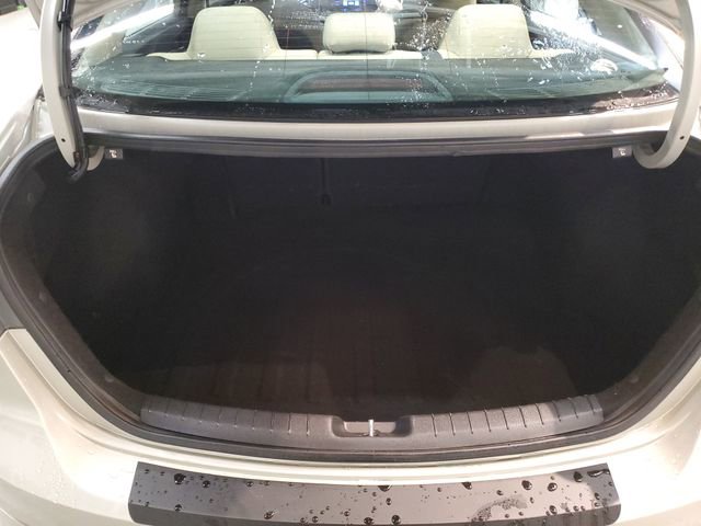 Used 2017 Hyundai Elantra SE image 24