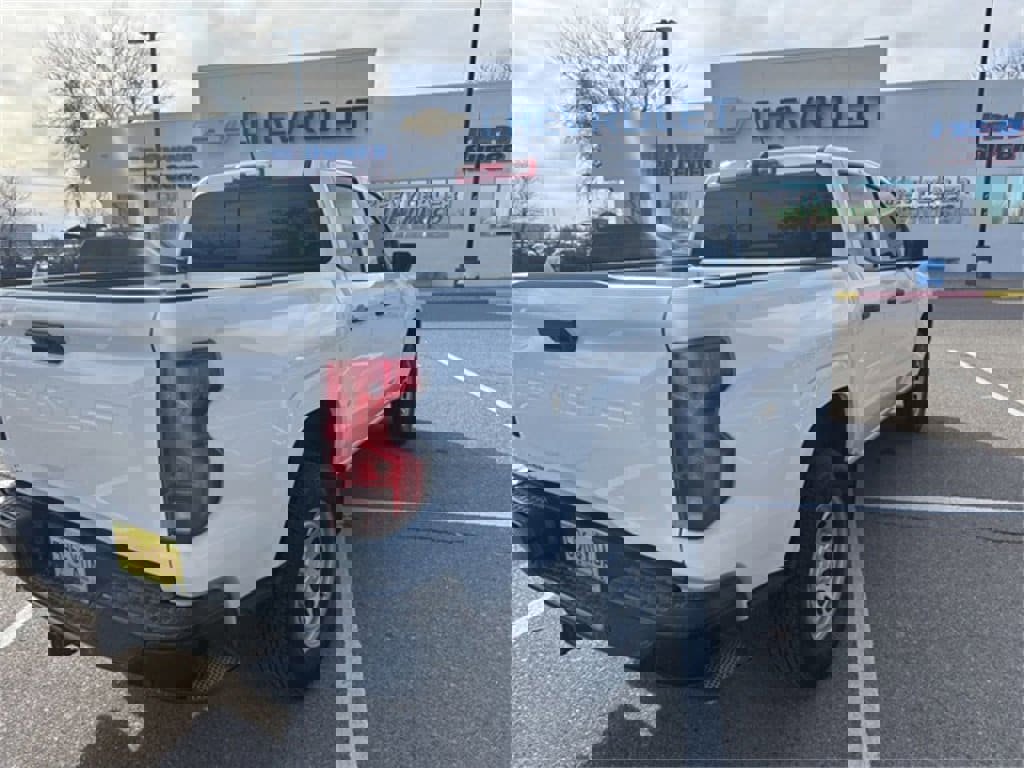 Certified 2024 Chevrolet Colorado W/T w/ WT Convenience Package II image 3