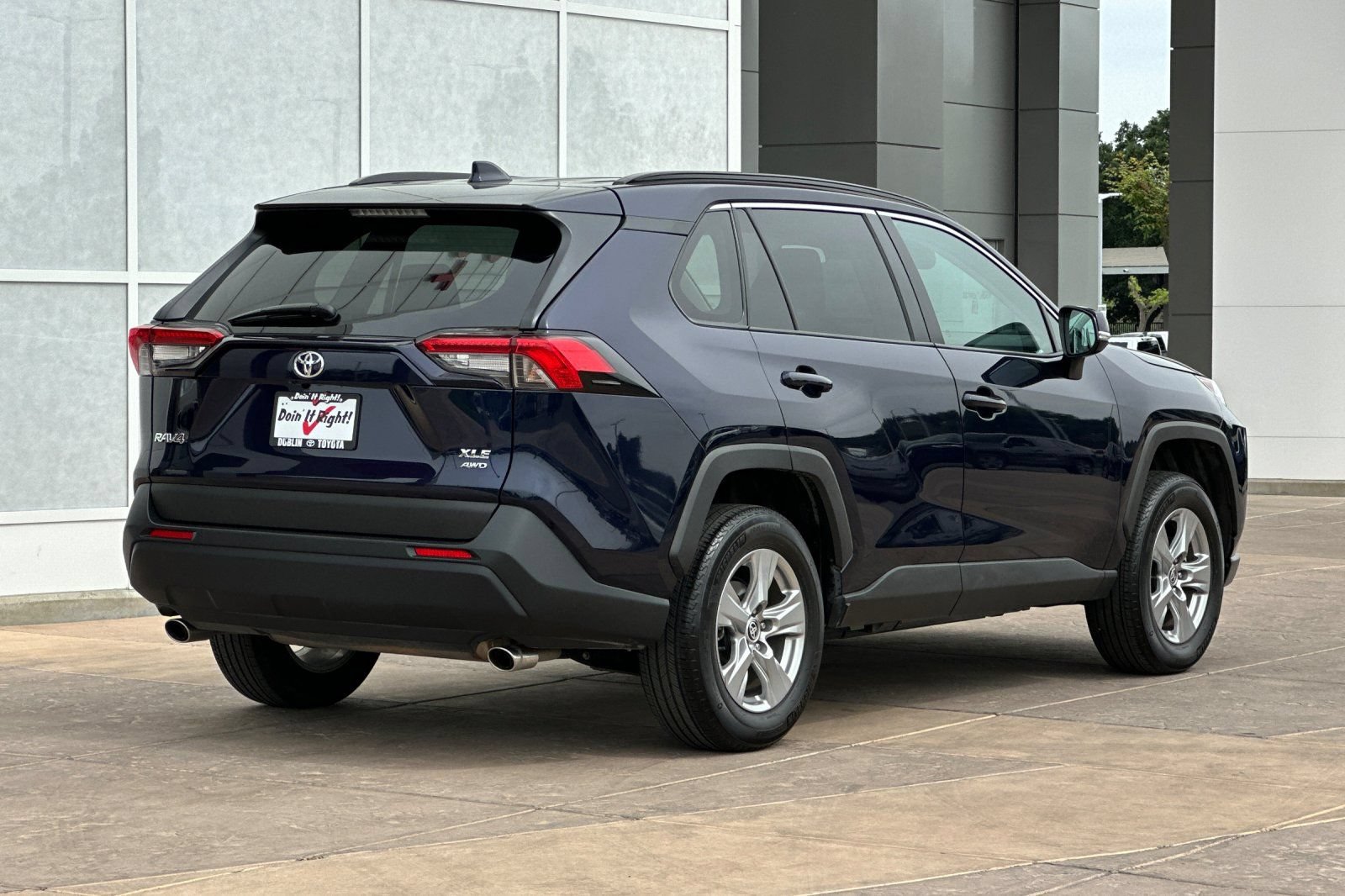 Used 2025 Toyota RAV4 XLE AWD/4WD image 4