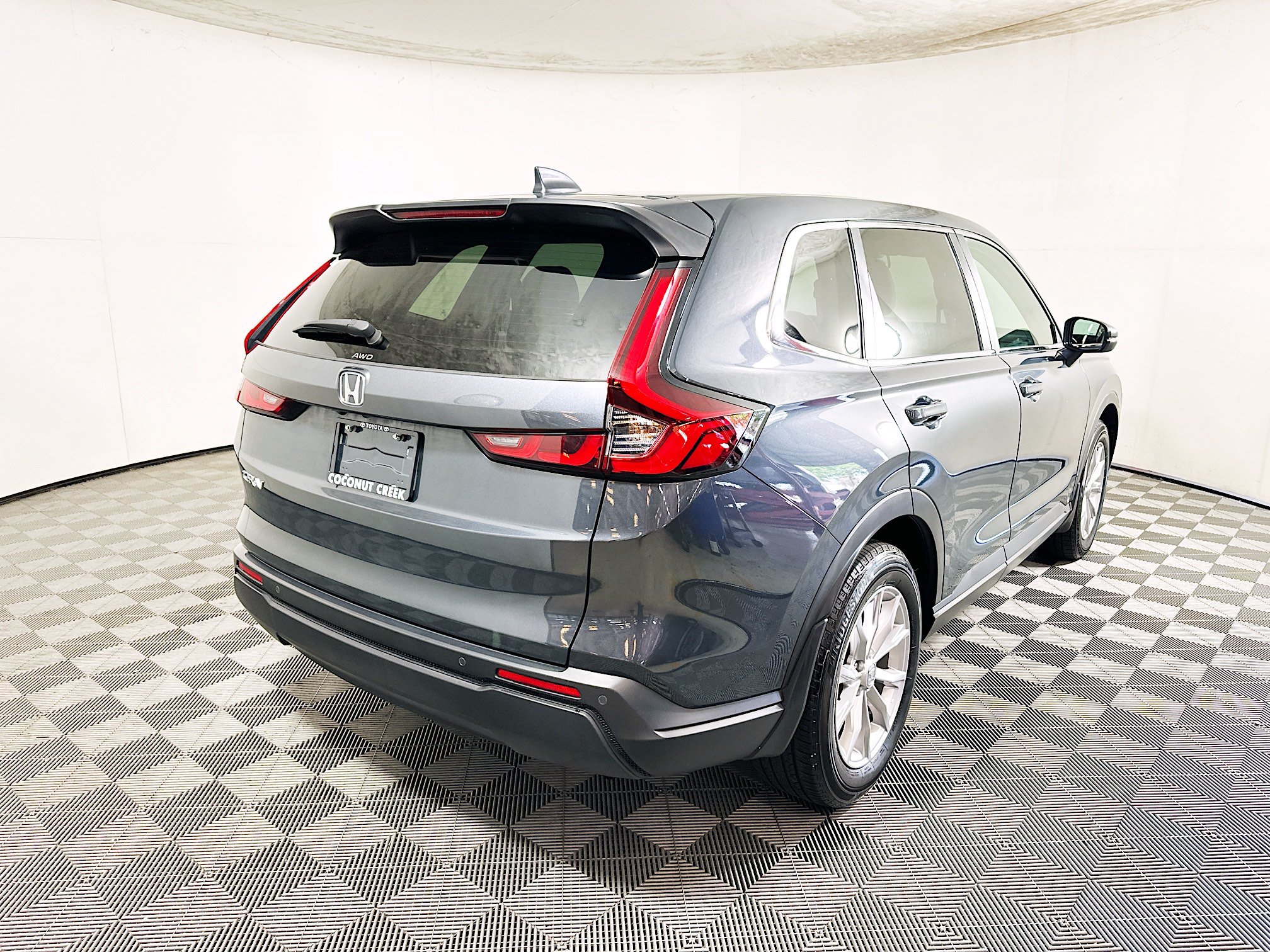 Used 2024 Honda CR-V EX-L image 3