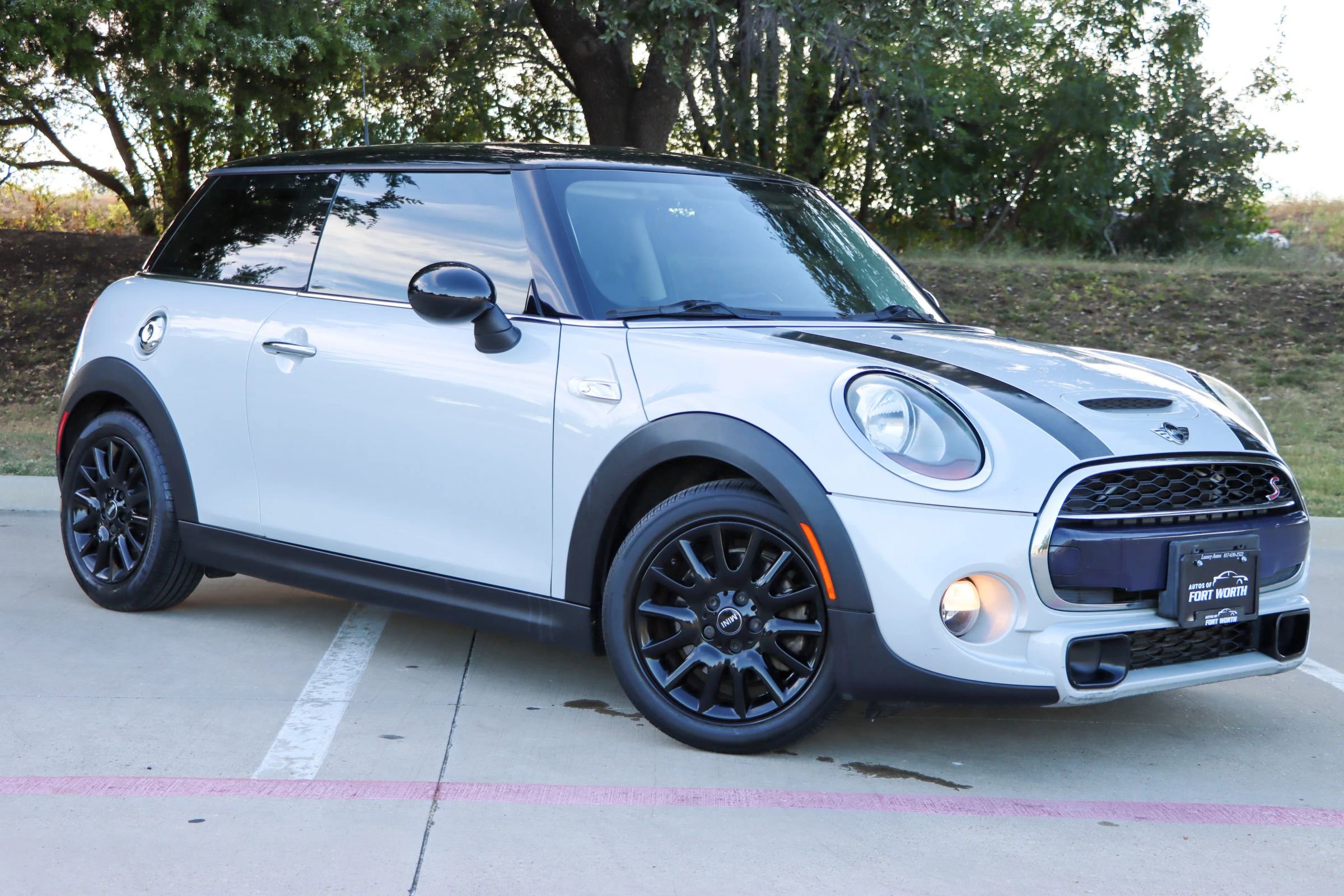 Used 2015 MINI Cooper S image 1
