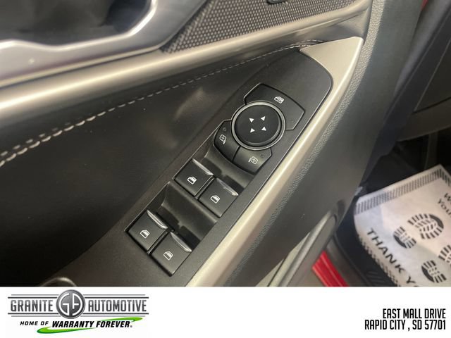 Used 2023 Ford Explorer XLT AWD/4WD image 12