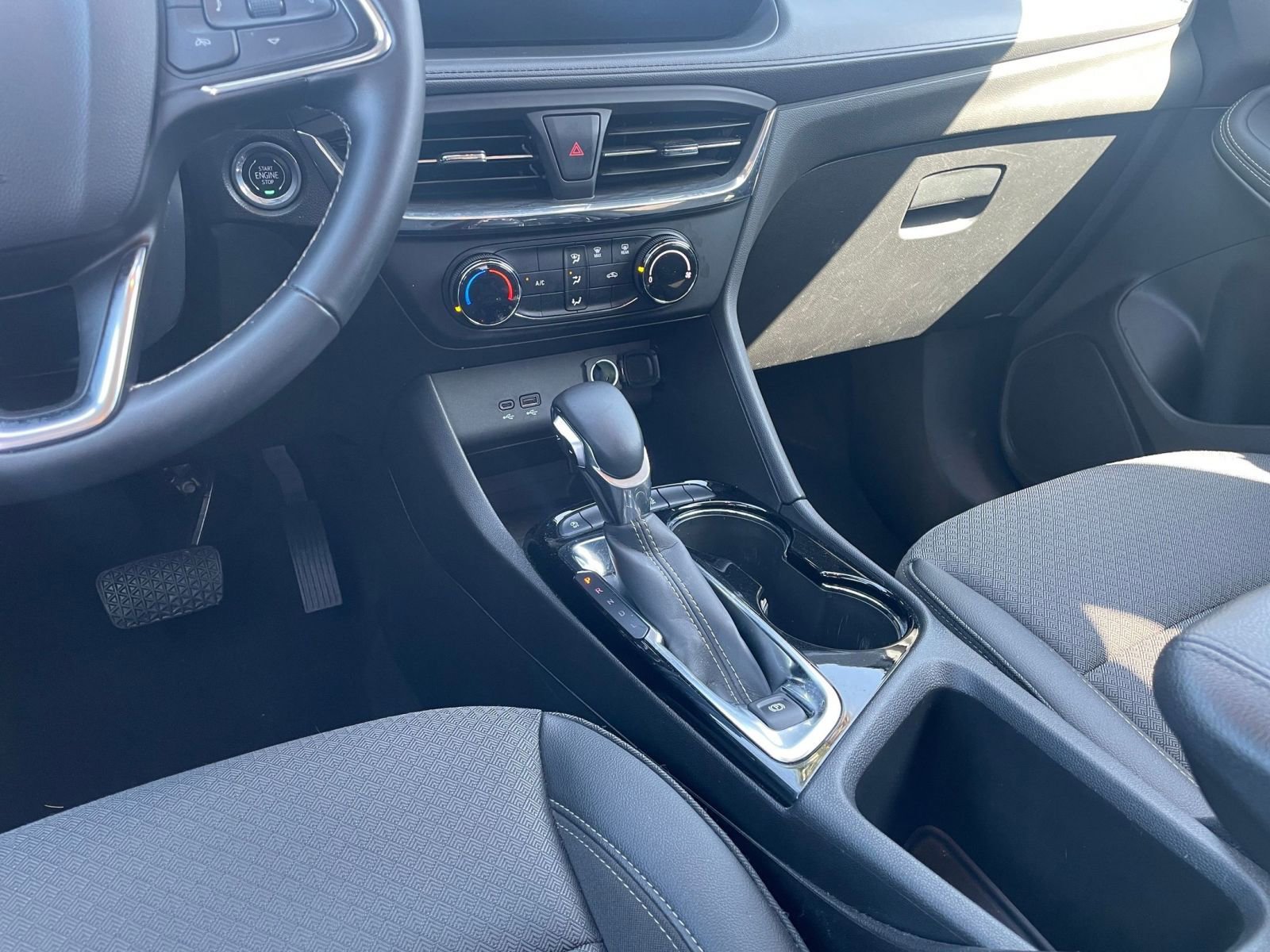 Used 2025 Buick Encore GX Preferred image 41