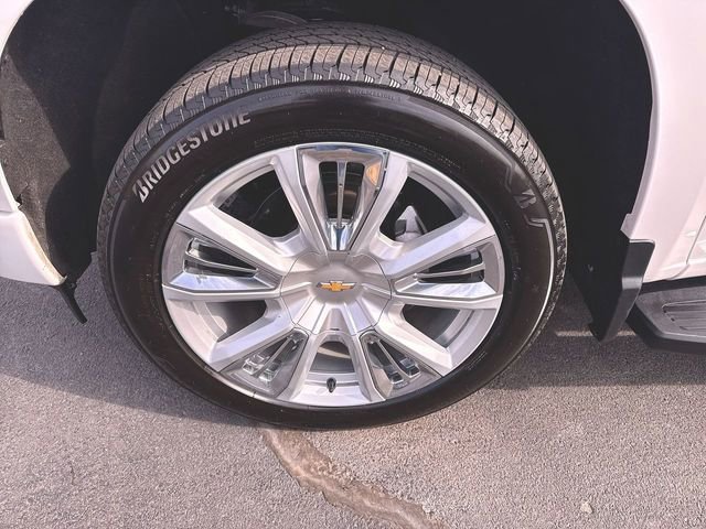 Used 2024 Chevrolet Silverado 1500 High Country w/ High Country Premium Package AWD/4WD image 34