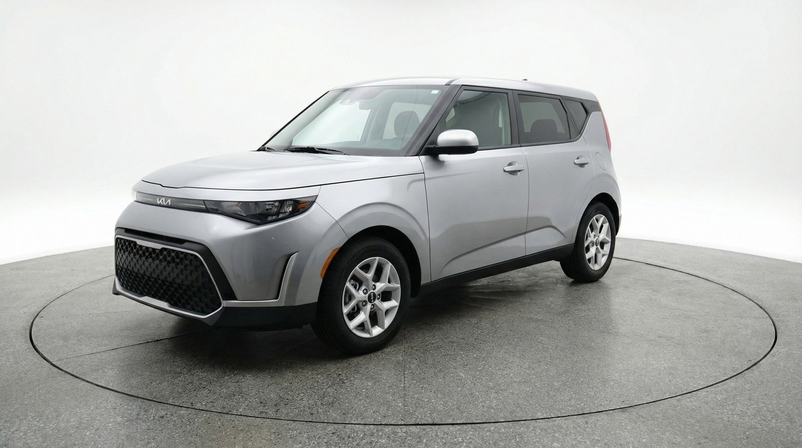 Used 2025 Kia Soul LX w/ LX Technology Package FWD image 3