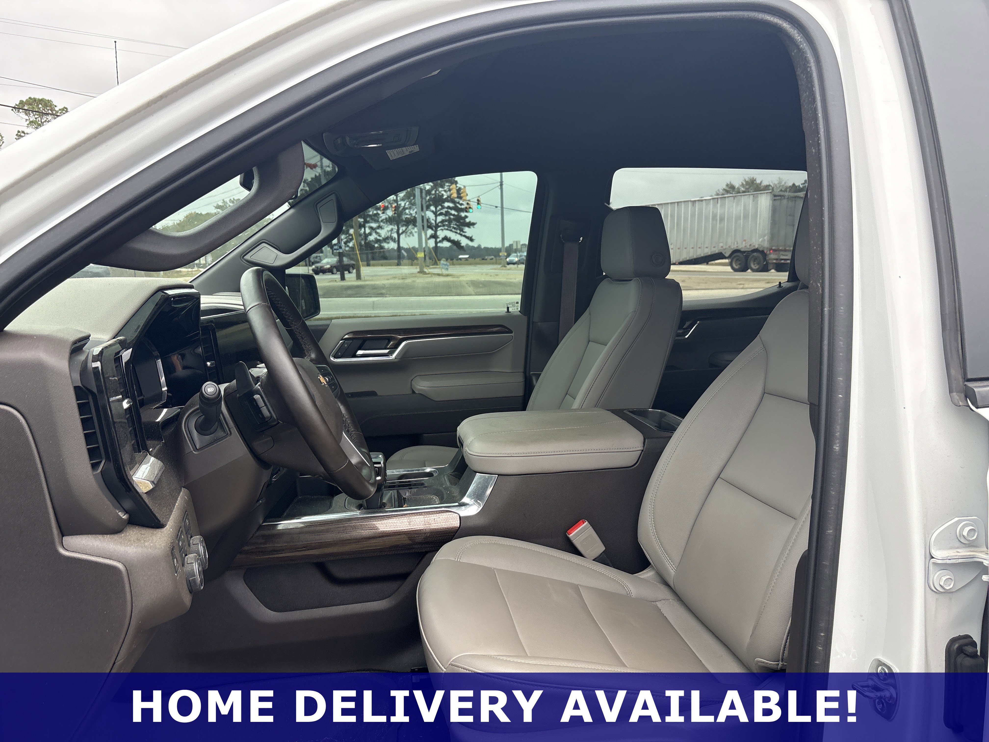 Used 2025 Chevrolet Silverado 1500 LT image 6