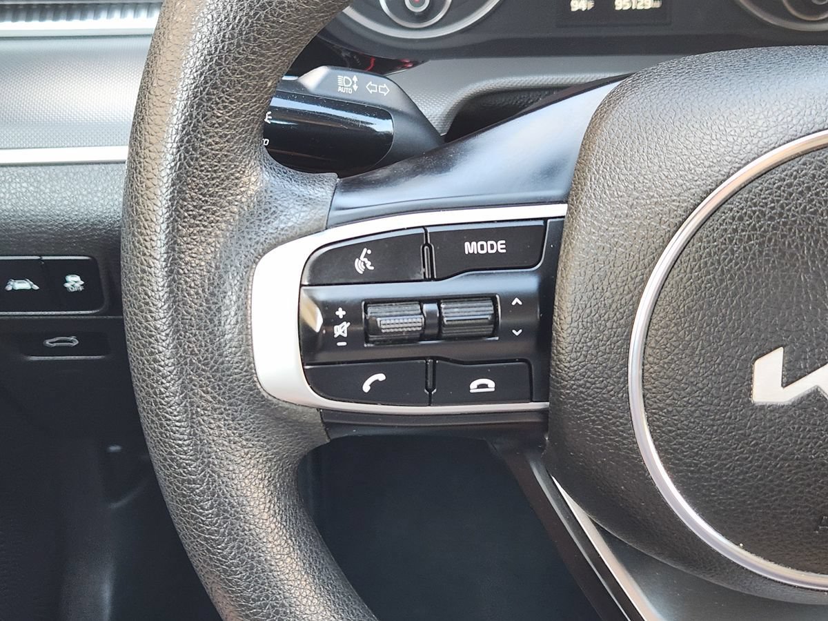 Used 2022 Kia K5 LXS FWD image 47