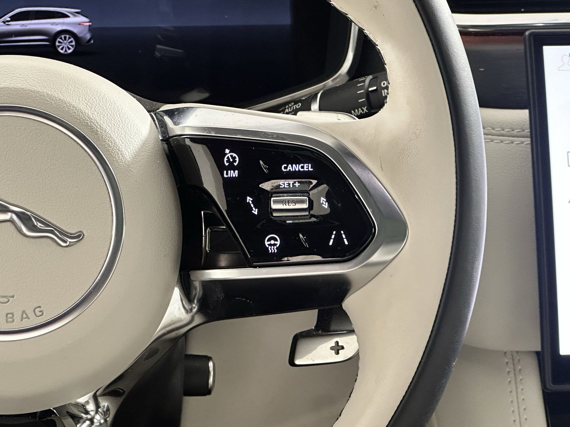 New 2026 Jaguar F-PACE R-Dynamic S image 21