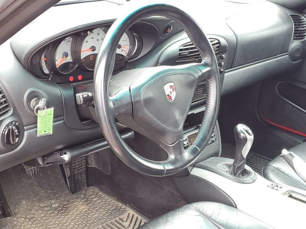 Used 2001 Porsche 911 Carrera RWD image 6
