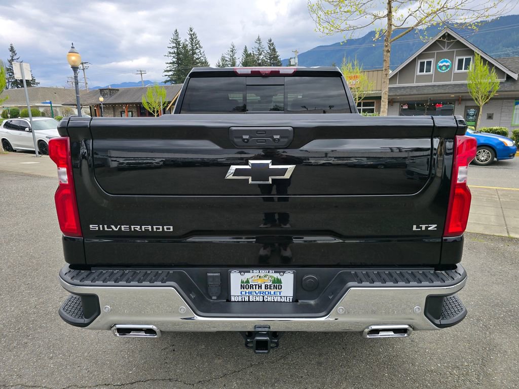 Used 2025 Chevrolet Silverado 1500 LTZ w/ LTZ Premium Package AWD/4WD image 6