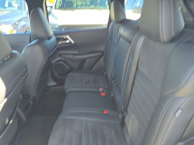 Used 2023 Mitsubishi Outlander SE image 14