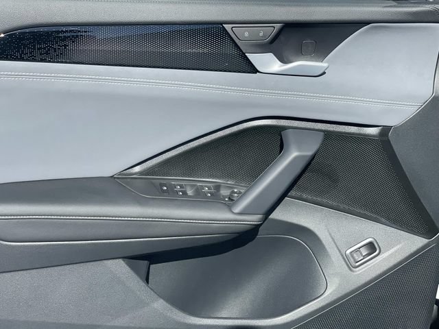 New 2026 Volkswagen Tiguan SE R-Line FWD image 20