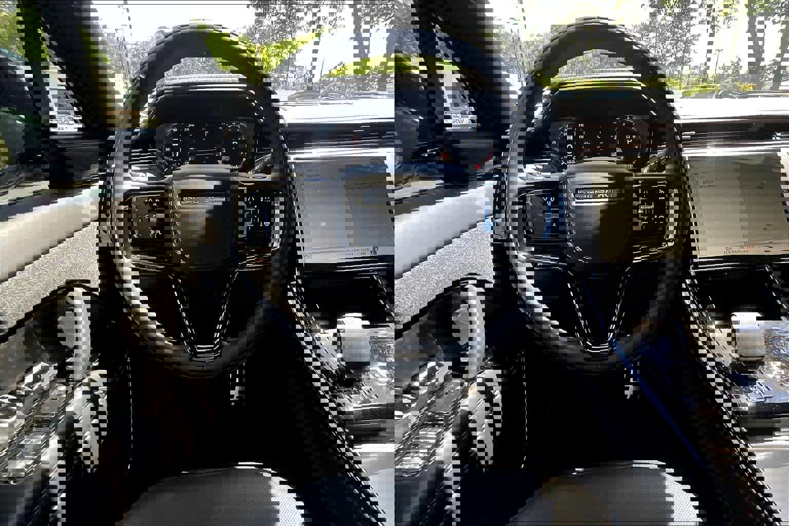 Used 2025 Land Rover Range Rover Sport Dynamic SE image 6