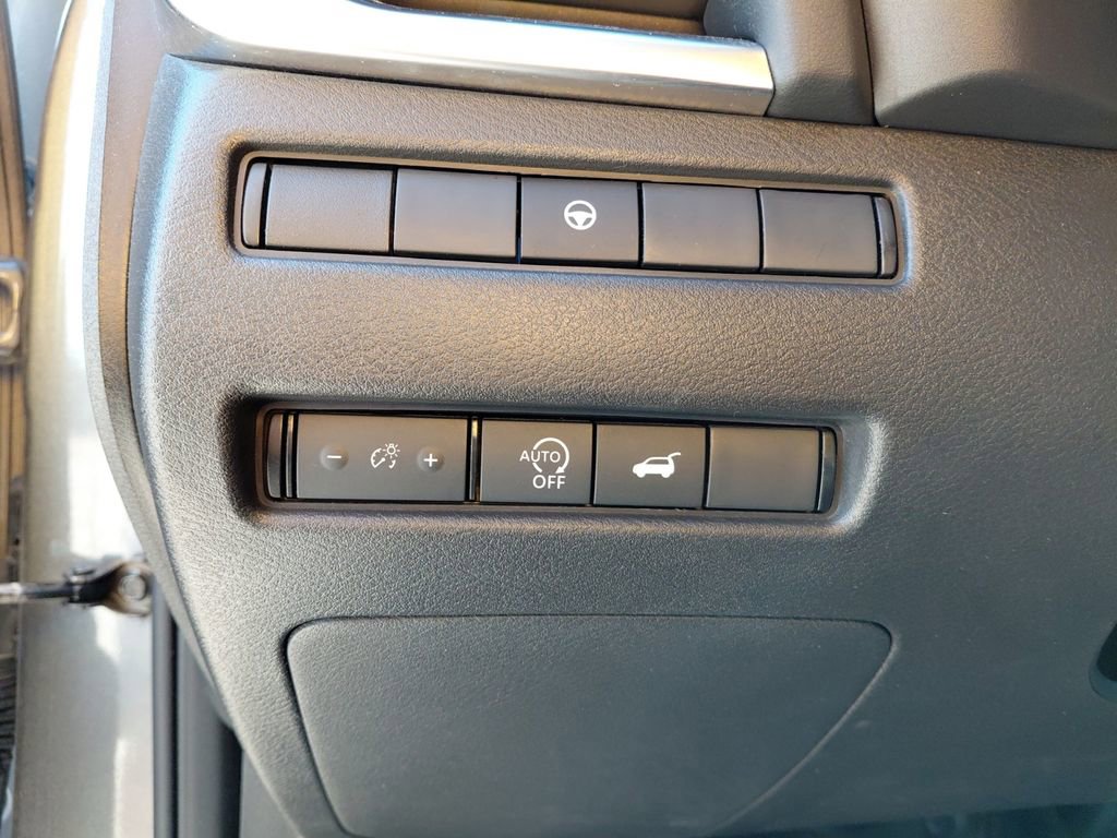 Used 2024 Nissan Rogue SV image 27