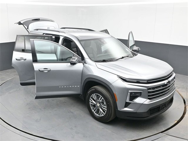 Certified 2025 Chevrolet Traverse LT w/ Driver Confidence Package image 51