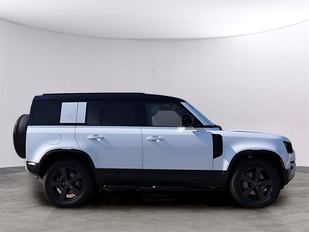 New 2025 Land Rover Defender 110 S image 4