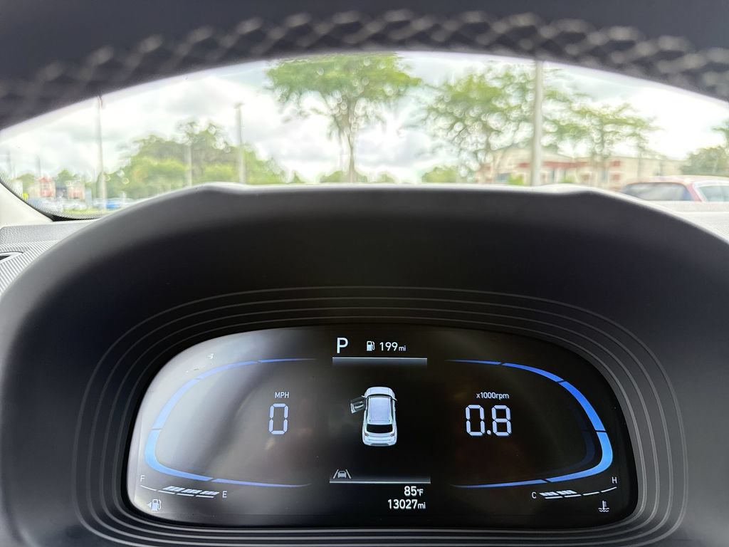Used 2025 Hyundai Venue SEL FWD image 20