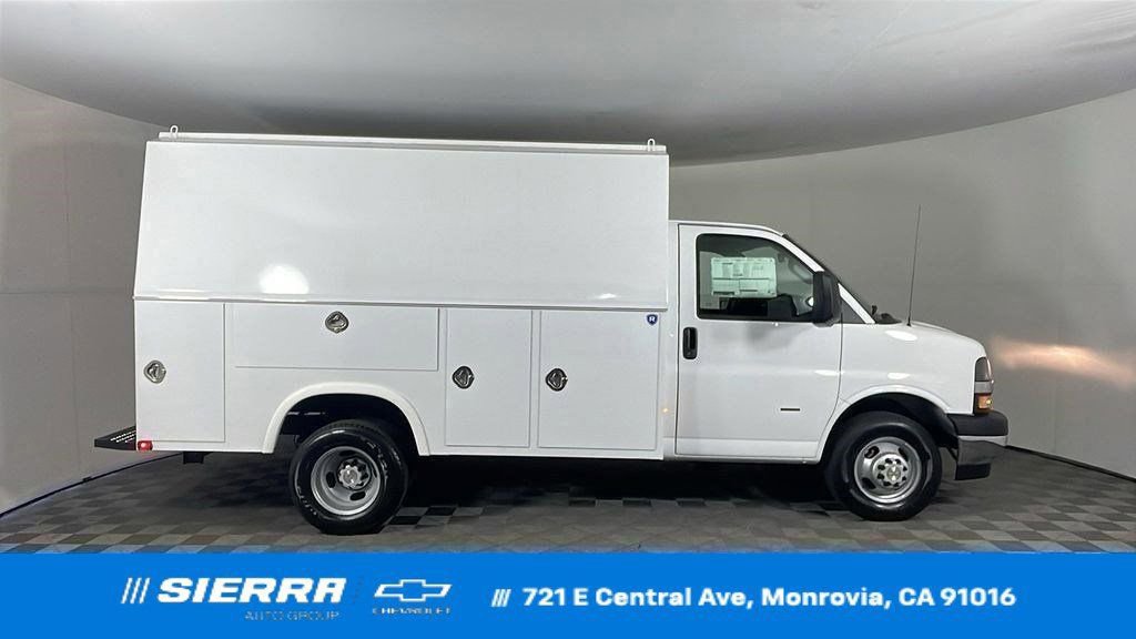 New 2025 Chevrolet Express 3500 w/ Power Convenience Package