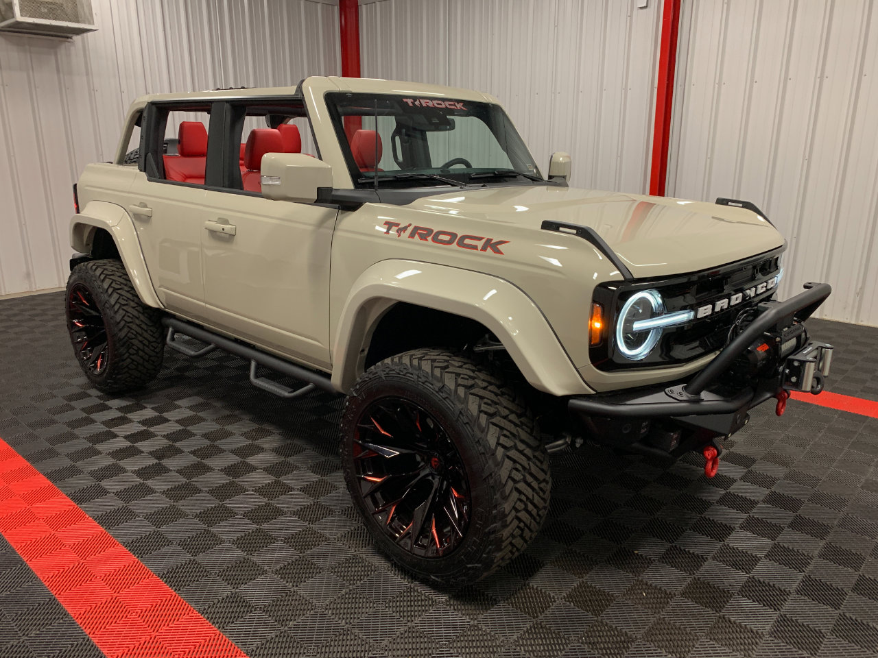 Used 2025 Ford Bronco Outer Banks w/ Sasquatch Package image 6