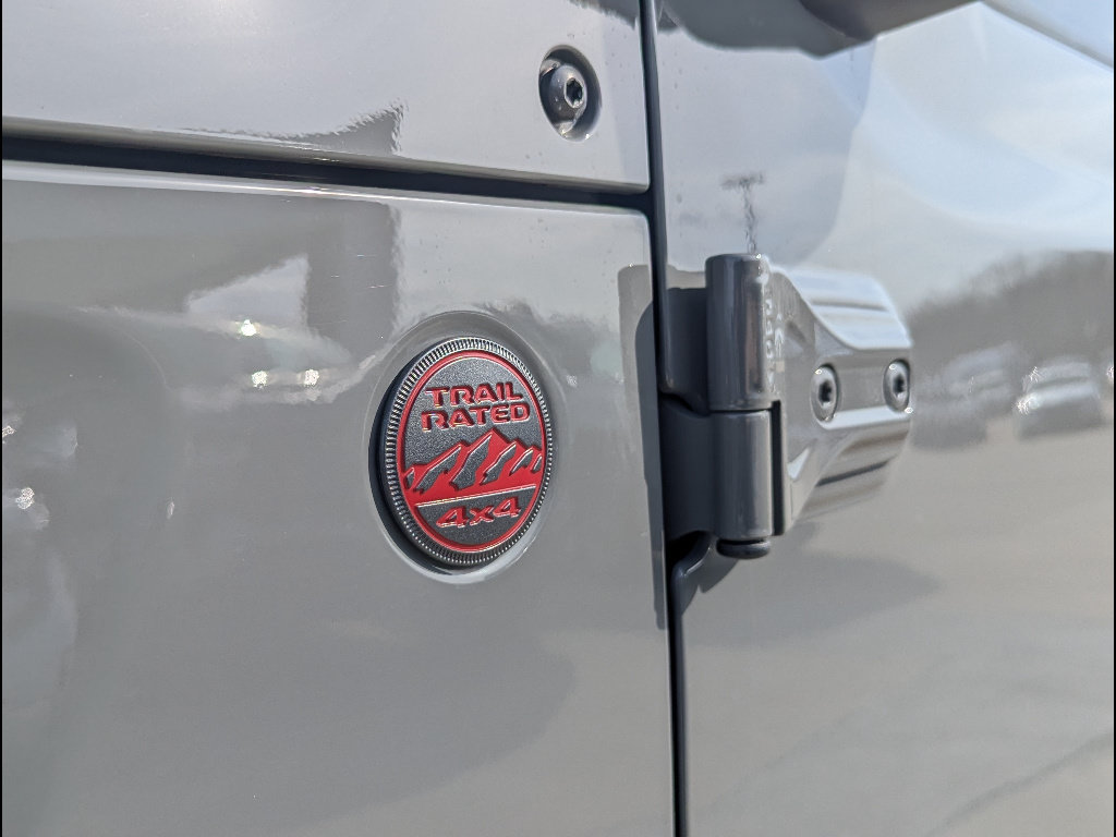 Used 2022 Jeep Gladiator Rubicon w/ LED Lighting Group AWD/4WD image 12