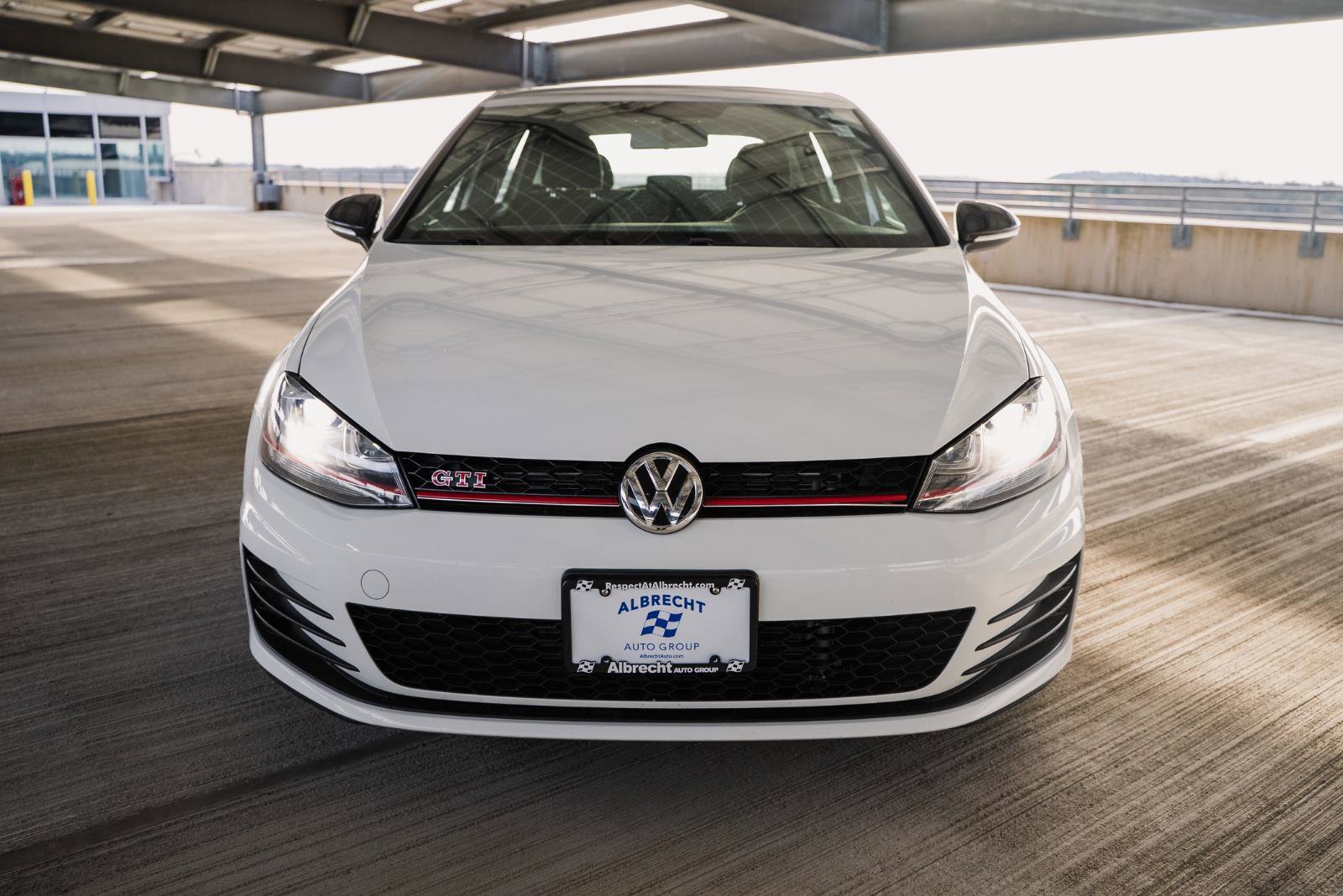 Used 2017 Volkswagen GTI Sport image 9