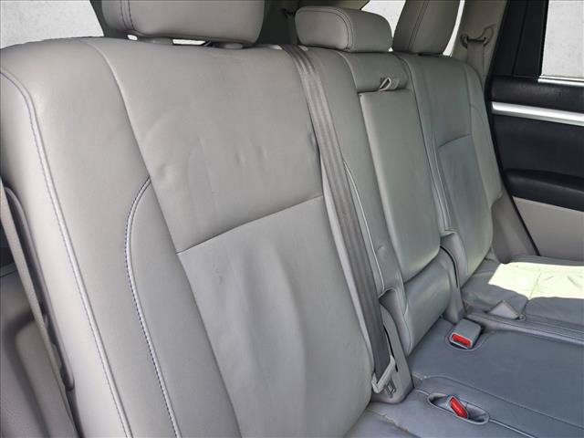 Used 2014 Toyota Highlander XLE AWD/4WD image 22