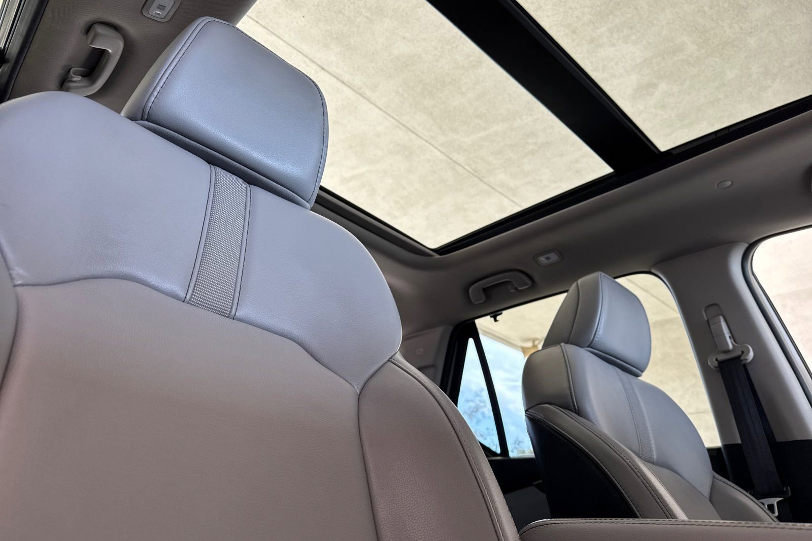 Used 2025 Honda Pilot Touring image 17