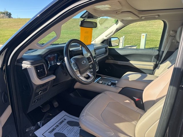 Used 2023 Ford Expedition Limited image 9