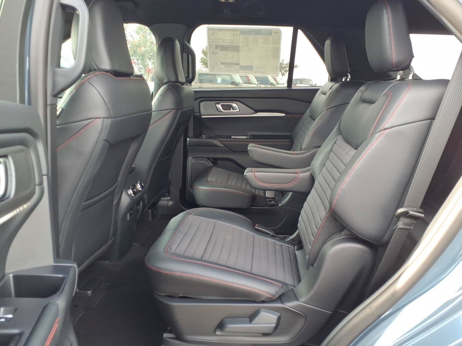 New 2026 Ford Explorer ST-Line w/ ST-Line Street Pack RWD image 9