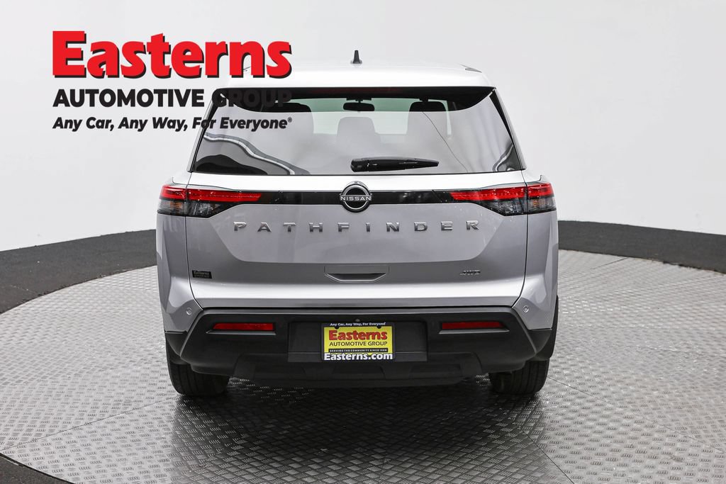 Used 2023 Nissan Pathfinder S AWD/4WD image 7