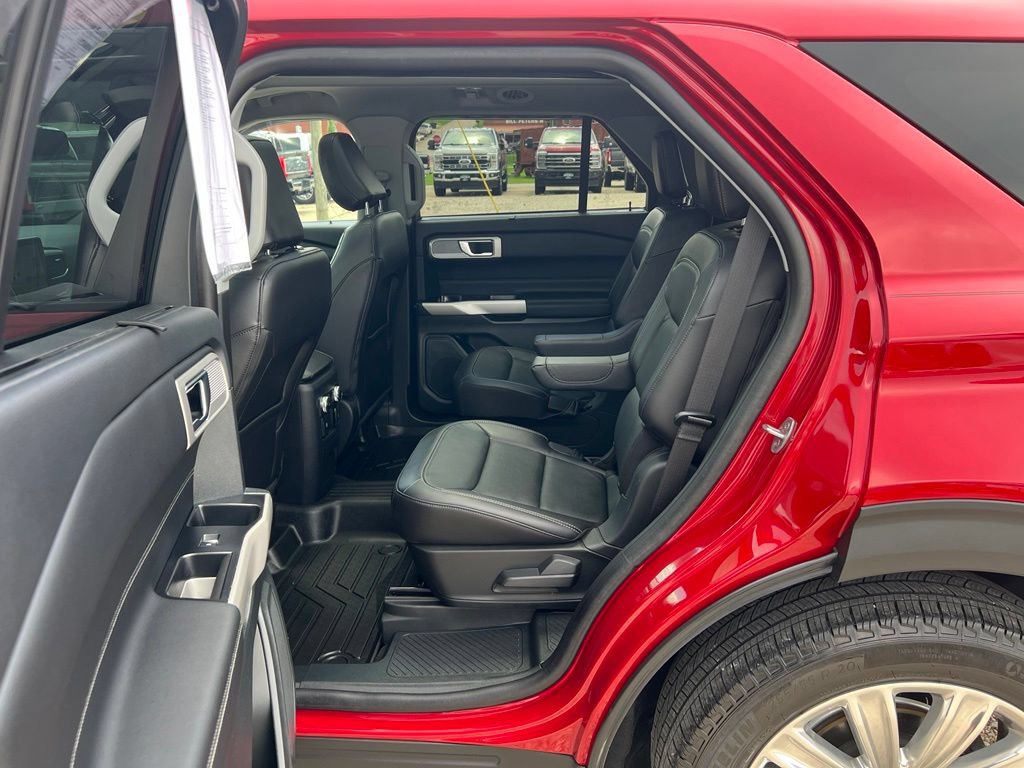 Used 2023 Ford Explorer Limited w/ Equipment Group 301A AWD/4WD image 17