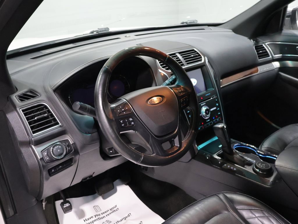 Used 2017 Ford Explorer Platinum image 16