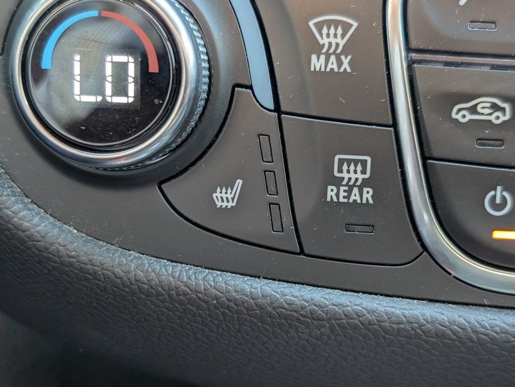 Used 2020 Chevrolet Equinox Premier FWD image 31