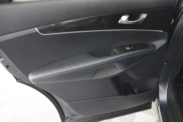 Used 2020 Kia Sorento FWD V6 image 25