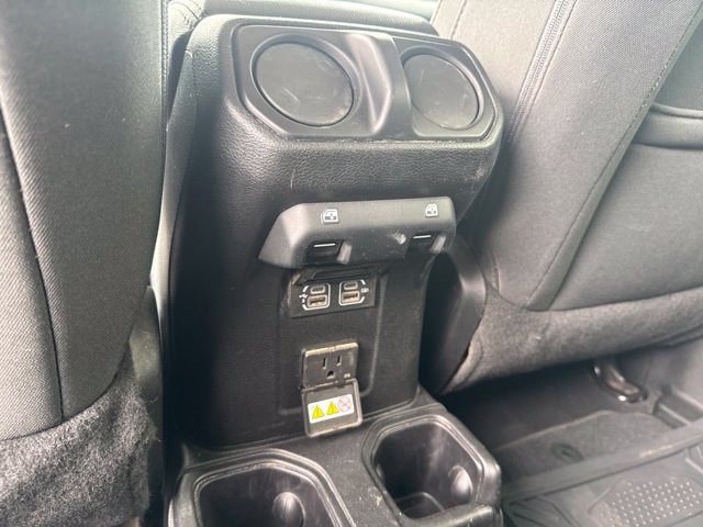 Used 2018 Jeep Wrangler Unlimited Sahara AWD/4WD image 34