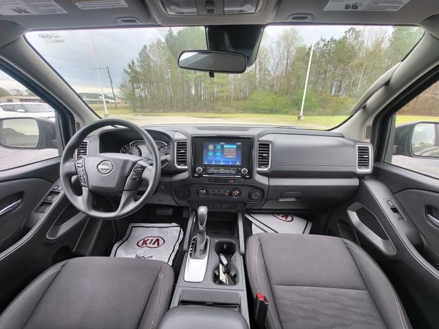 Used 2024 Nissan Frontier SV image 13